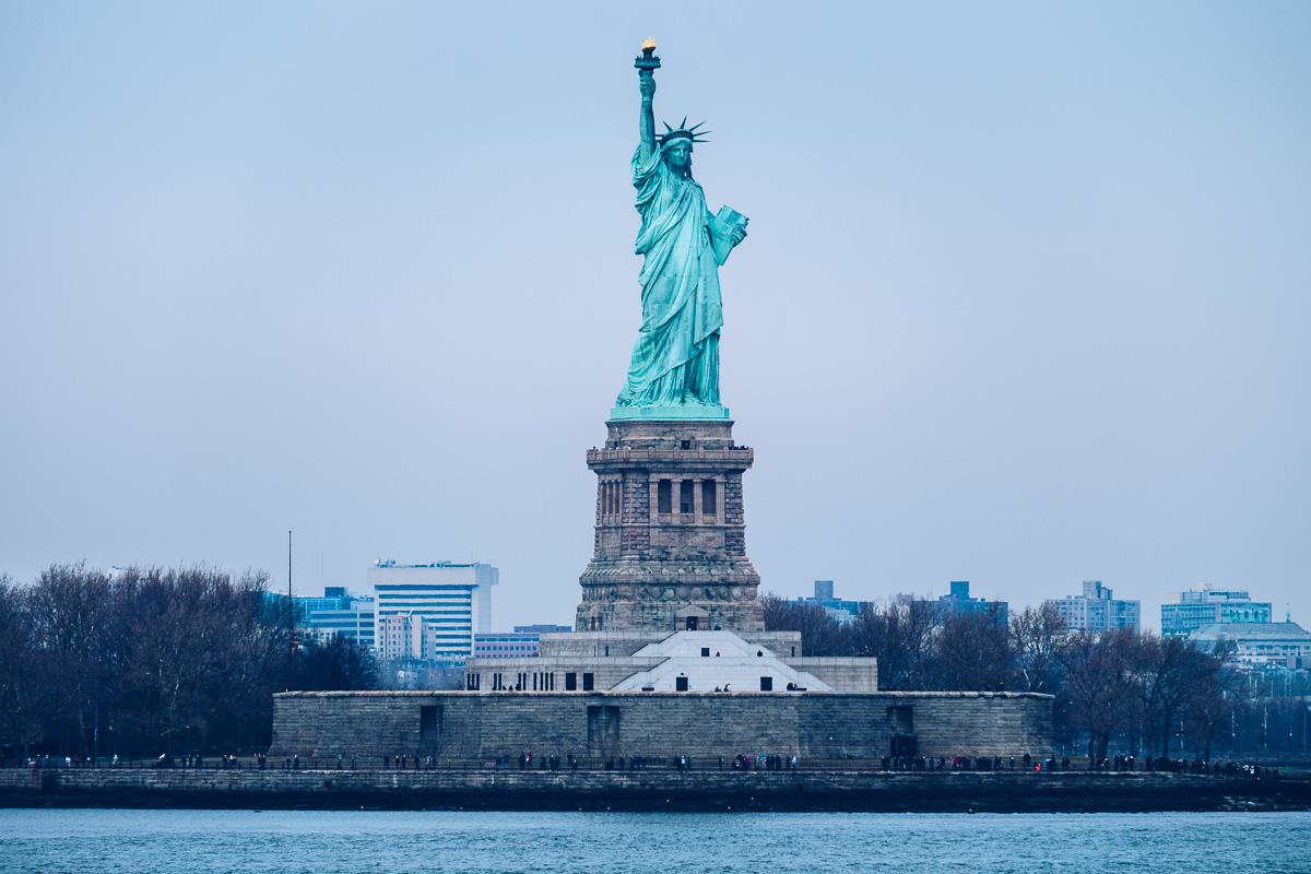 refuse to hibernate new york statue de la_liberte_staten island ferry