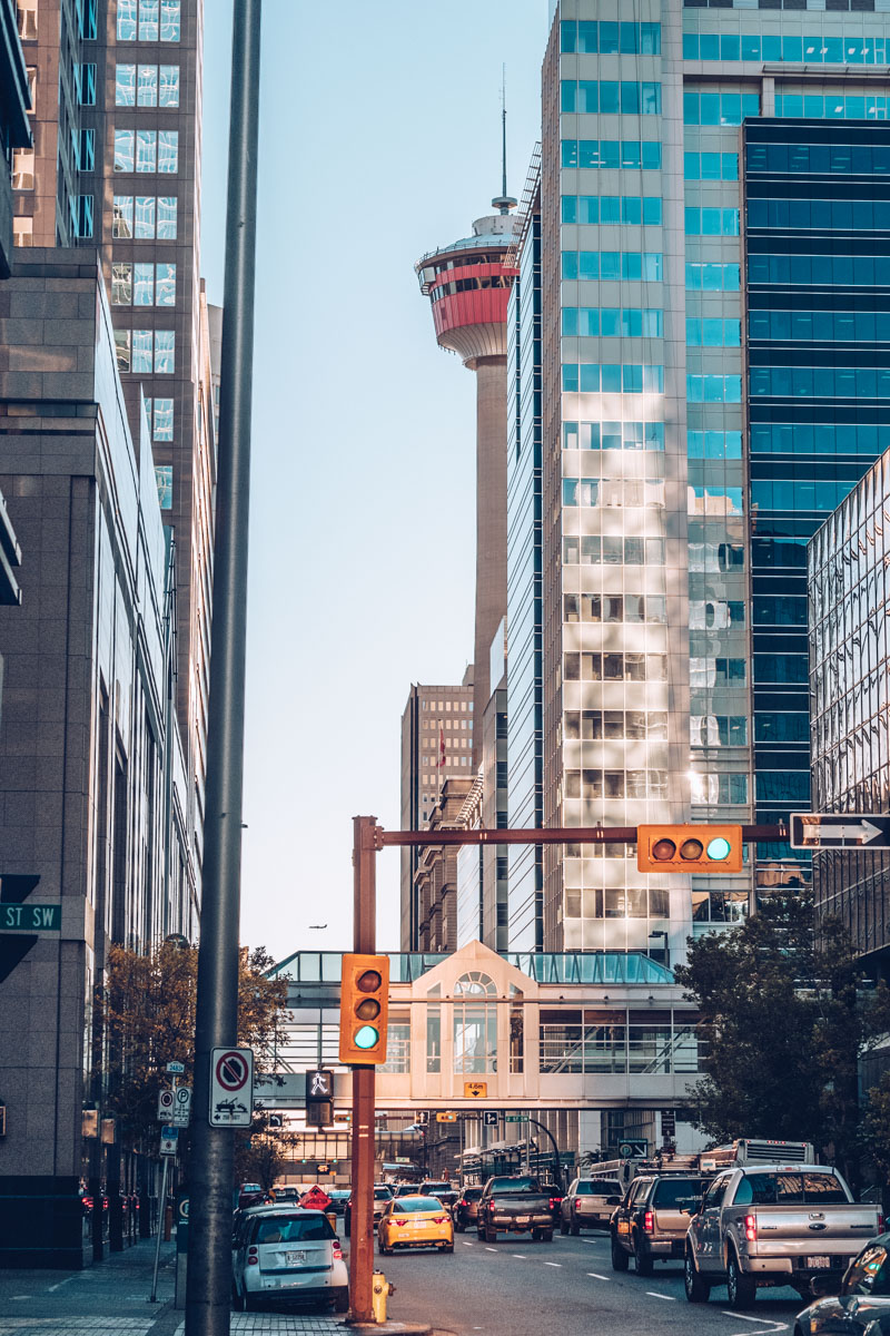 Refuse to hibernate Calgary tower depuis la rue
