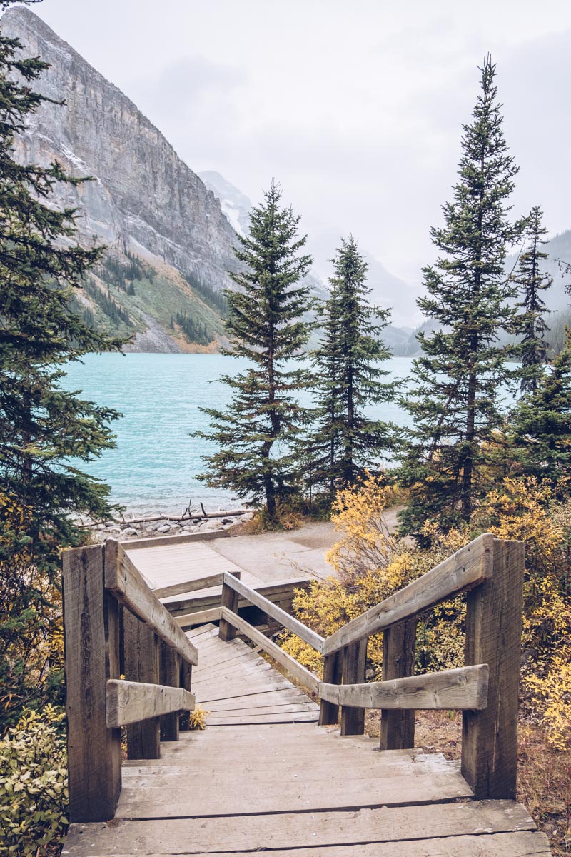 Refuse to hibernate Ouest canadien lac Louise escalier sentier