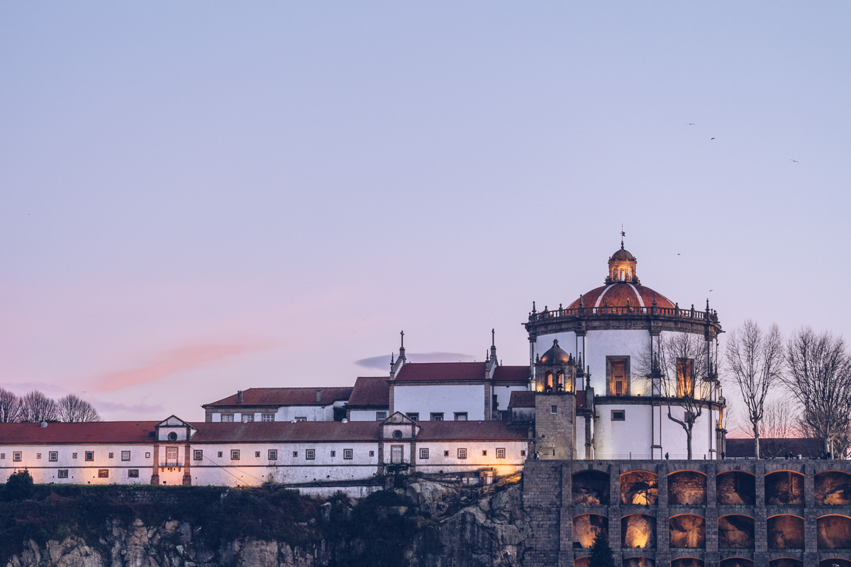 Refuse to hibernate Porto monastère de Serra do Pilar sunset