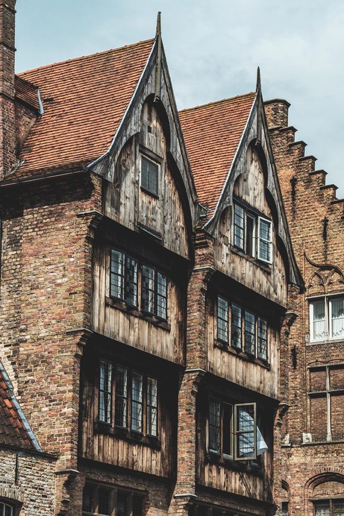Refuse to hibernate Bruges maison a façade en bois