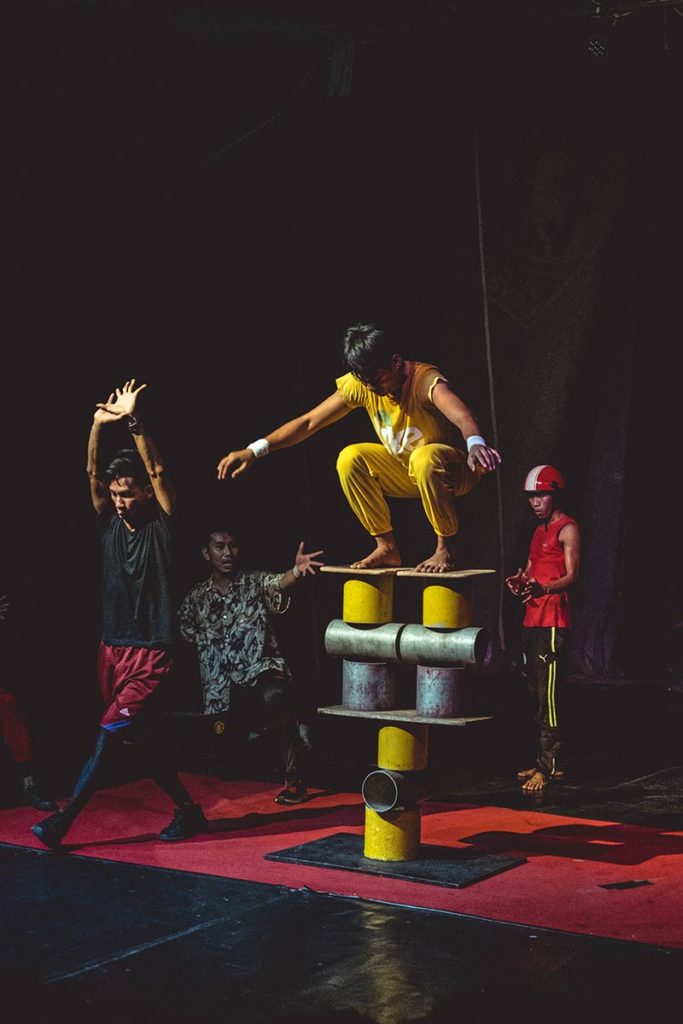 Battambang cirque Phare Ponleu Selpak Aerobic Refuse to hibernate