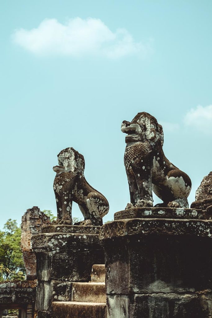 Mebon oriental temples d'Angkor lions Refuse to hibernate