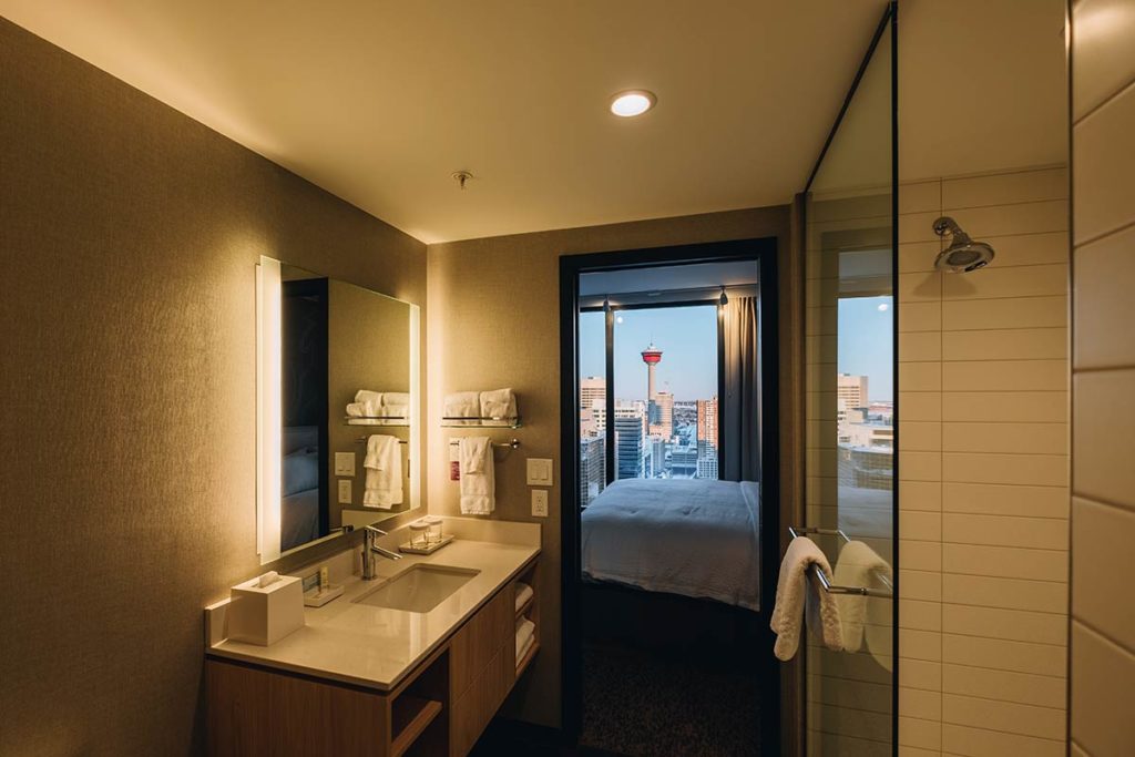 salle de bain Residence Inn by Marriott Calgary Refuse to hibernate
